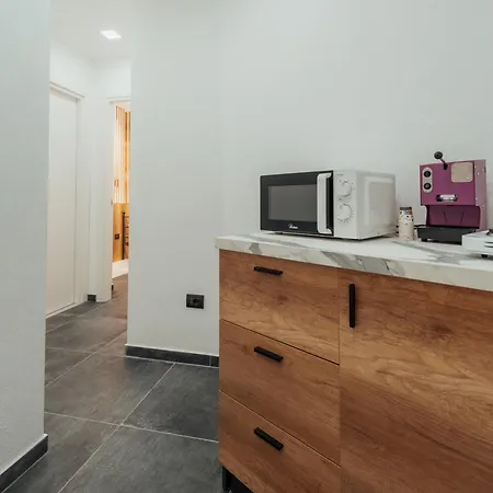 Miro Luxury Stazione Affittacamere 3*